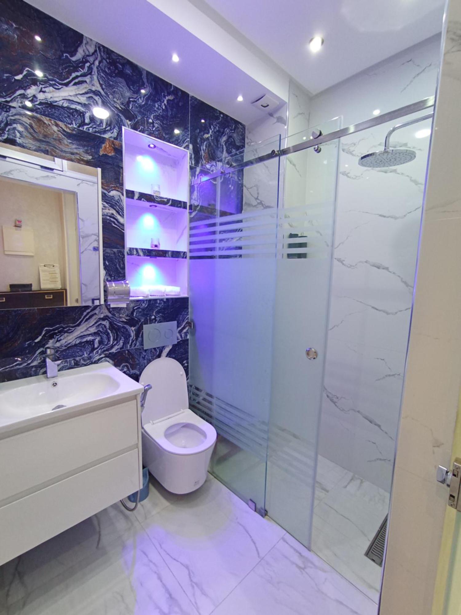 Apartment Aphrodite Elegant With Wifi, Ac, & Netflix *