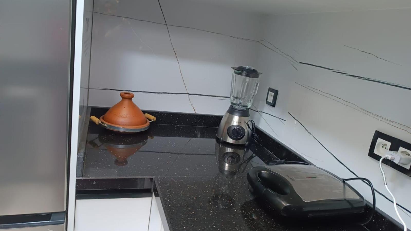 Apartment Aphrodite Elegant With Wifi, Ac, & Netflix